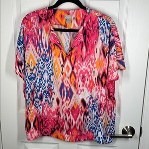 Chico’s colorful Ikat print short sleeve blouse size small (Chico’s size 0)